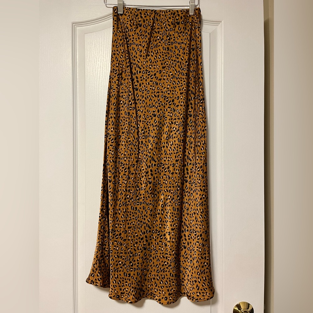 Satin-like leopard print midi-long skirt, AUS size 6 (US size XS). Like-new!